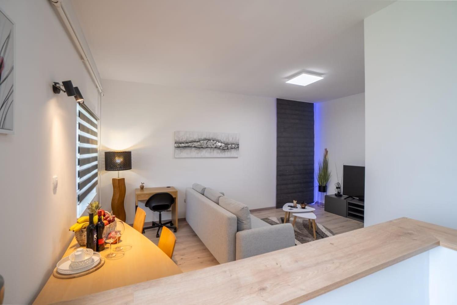 Apartman Mihovil Gospic Exterior photo