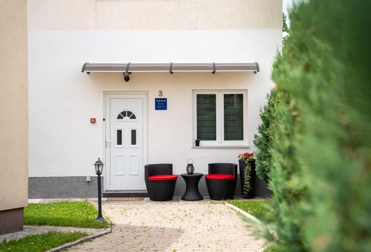 Apartman Mihovil Gospic Exterior photo