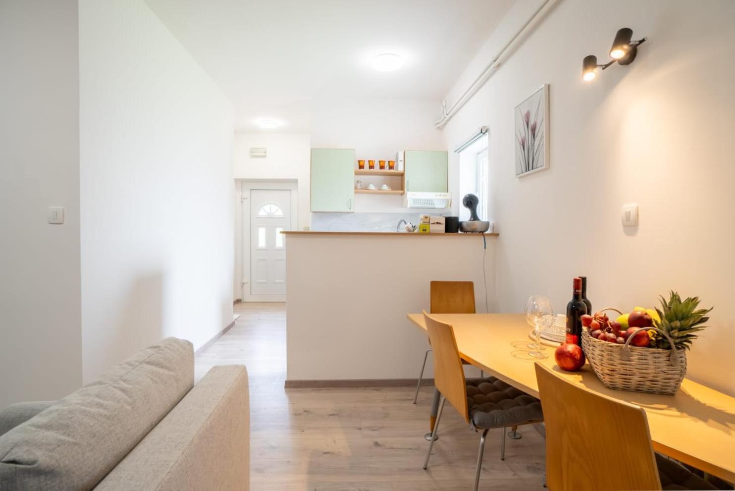 Apartman Mihovil Gospic Exterior photo